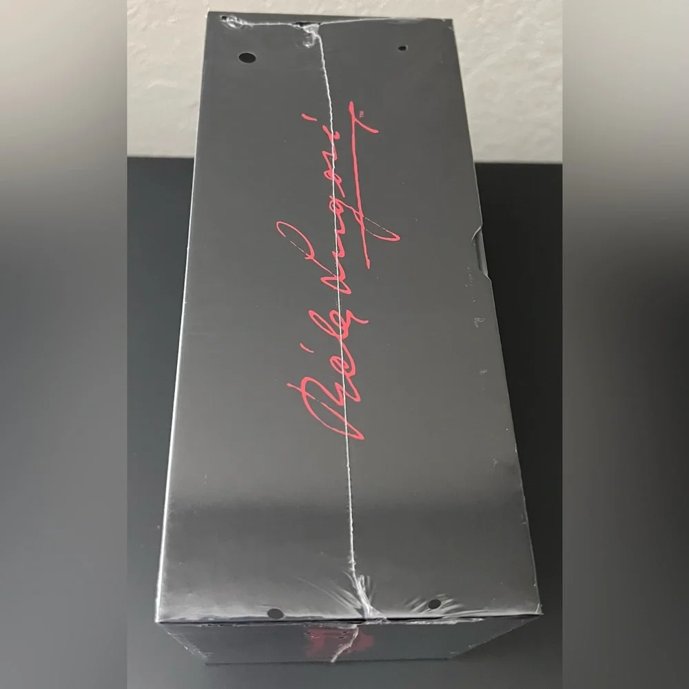 Bela Lugosi Dracula 6" Moveable Figure with Accessories - Picture 3 of 6